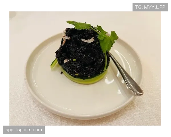 何冰娇训练完直接拎爱马仕去吃米其林，这姐活得比偶像剧还敢