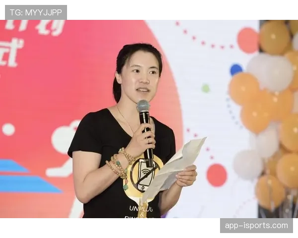 王楠出了场馆门秒变凡人，这反差我服了！